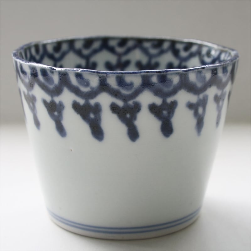 161-b 古伊万里 KOIMARI 染付 輪宝文 蕎麦猪口 | imarimaru 161-b 古伊万里 KOIMARI 染付 輪宝文 蕎麦猪口 | imarimaru
