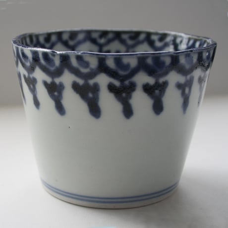 161-b  古伊万里 KOIMARI 染付 輪宝文 蕎麦猪口