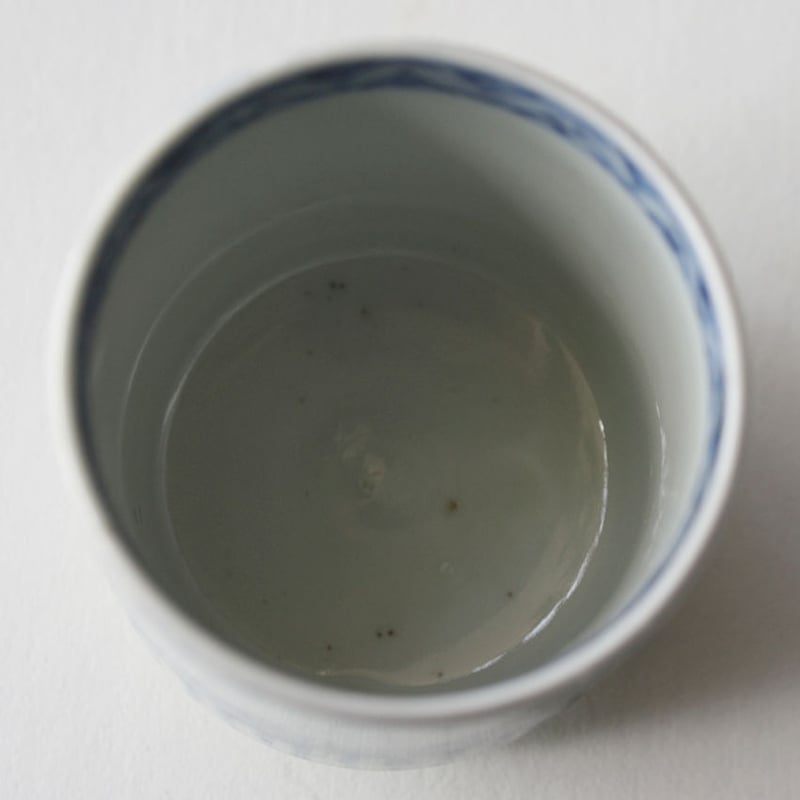 98 古伊万里 KOIMARI 花唐草文 覗猪口 | imarimaru