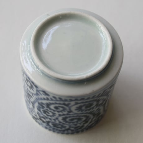 C-09 古伊万里 KOIMARI 染付 蛸唐草文 覗き猪口