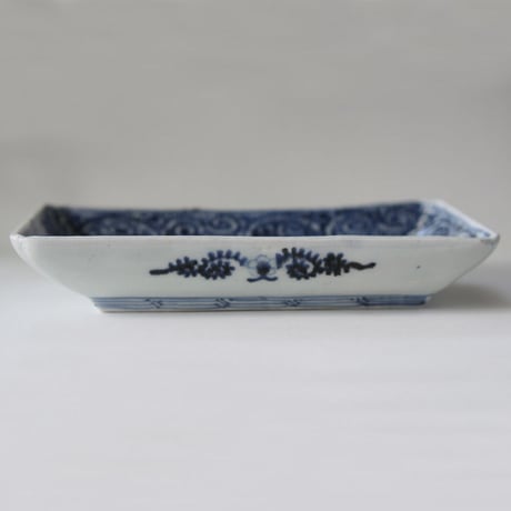 R-161  古伊万里 KOIMARI 蛸唐草牡丹文 長角皿