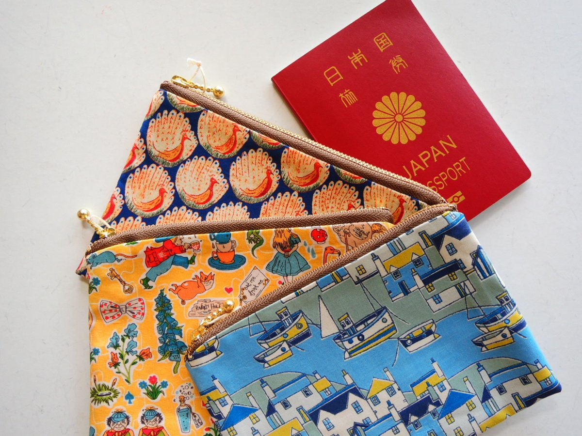 リバティ パスポートポーチ ・車柄（お客様レビューあり） | Amanda Mandy