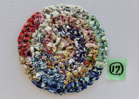 リバティ裂き編みコースター(17)　サイズ9.7cm