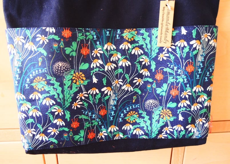 リバティ リバーシブルトートバッグ アルパインパスチャー | Amanda Mandy