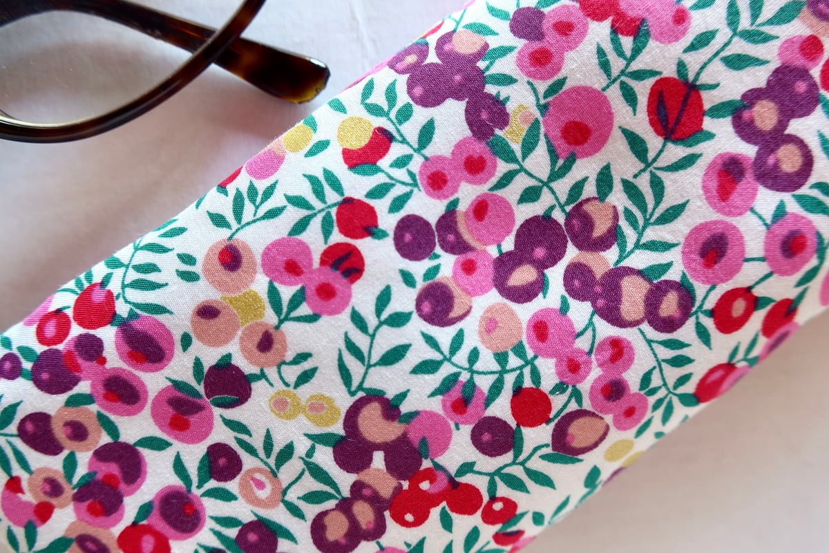 ティッシュケース ・ウィルトシャー・ホワイトピンクパープル