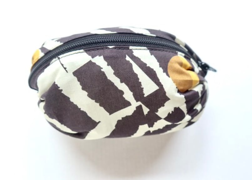 バルーンポーチ(小)・パッチワークゼブラ・ブラック（リバティプリント