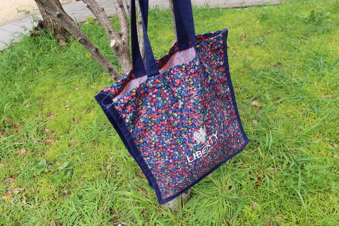 リバティロンドン限定トートバッグ（ロンドンリバティ百貨店を応援  