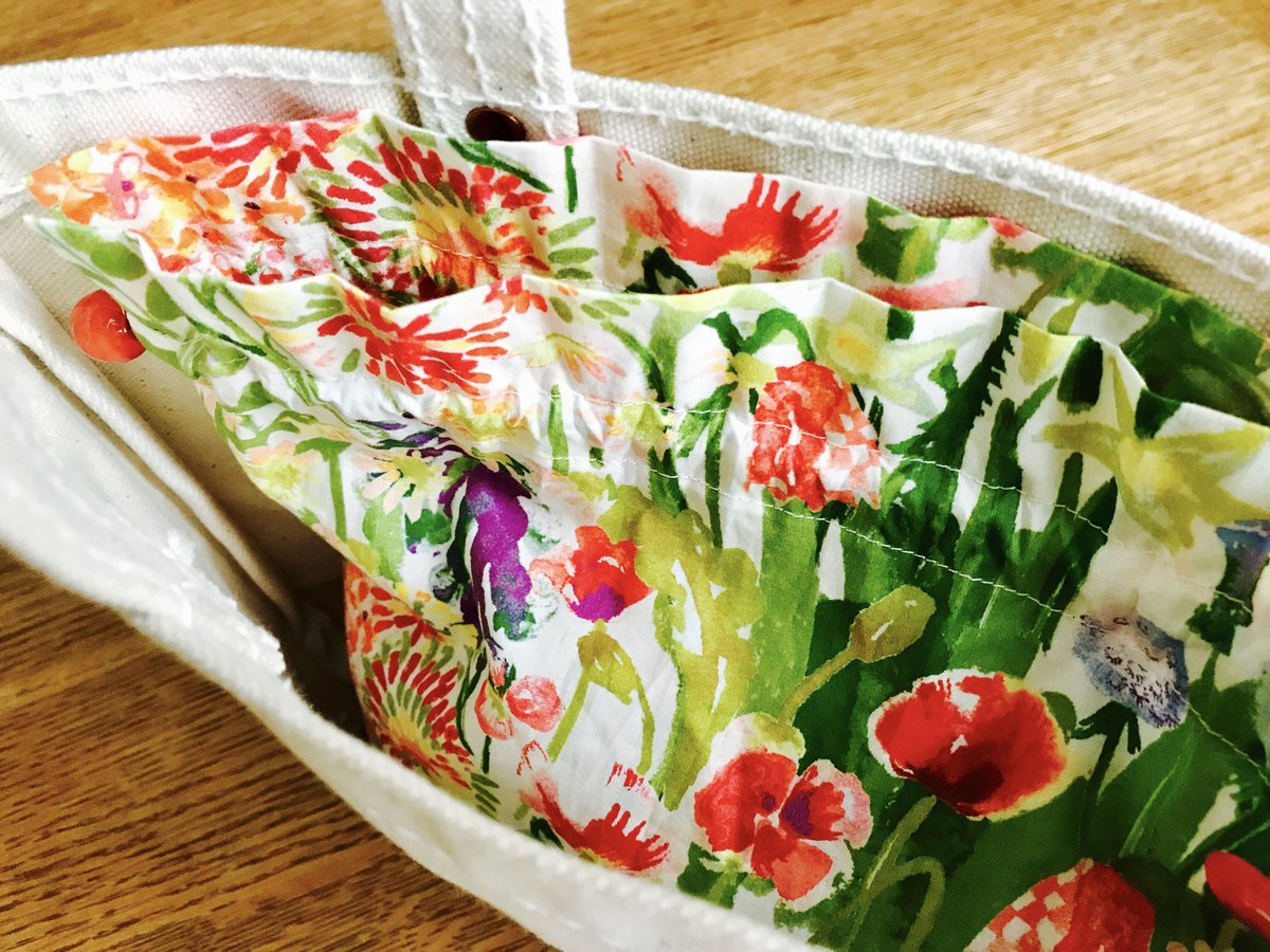 リバティトラベル巾着 スモールスザンヌ（カラフル） | Amanda Mandy