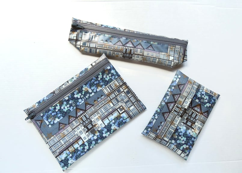 ティッシュケース ・チューダーベリー・ブルー（リバティプリント