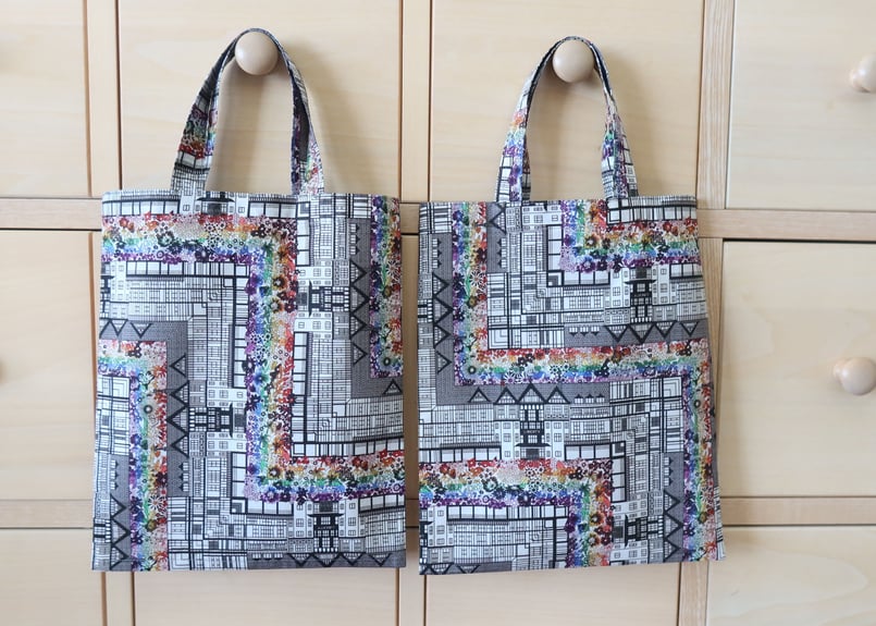 【パックりか❤様お取置き専用ページ】リバティ　タナローンアンブリアポーチ fit=scale-down,w=1200