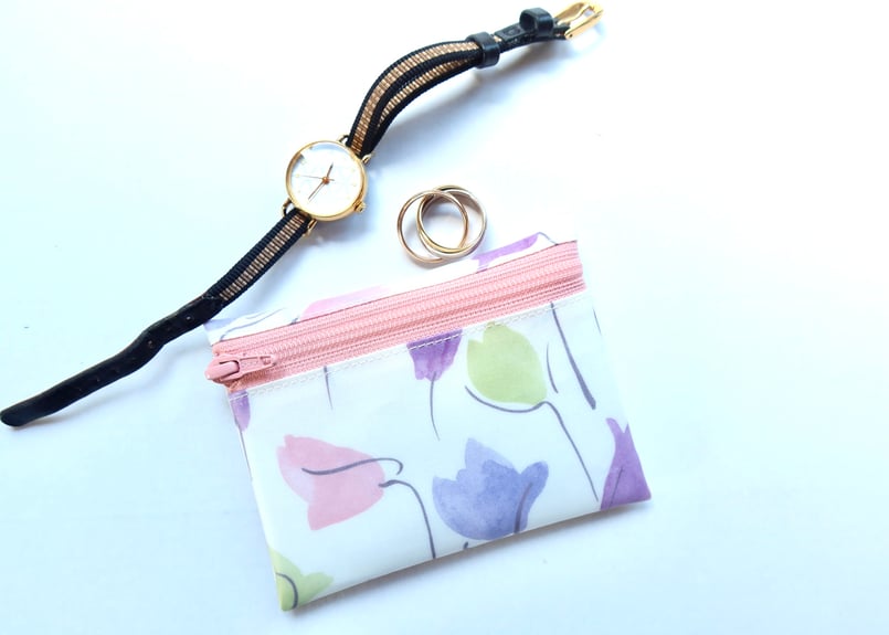 リバティプリント“ベッツィー　ネオンオレンジ・ピンク”のシュシュ　ヘアゴム リバティプリント“ベッツィー ネオンオレンジ・ピンク”のシュシュ