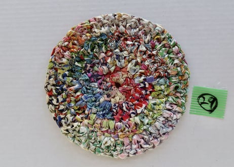 リバティ裂き編みコースター(29)　サイズ10.3cm