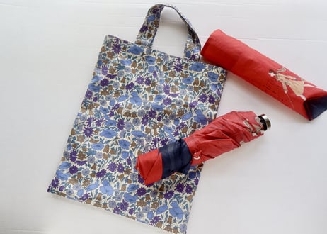 折りたたみ傘袋・ポピー＆デイジー・ブルー（リバティプリント・ナイロンタフタ）（お客様レビューあり）