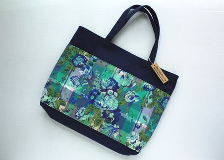 リバティ　リバーシブルトートバッグ　マジカルブーケ・マドラスチェックグリーン（お客様レビューあり）
