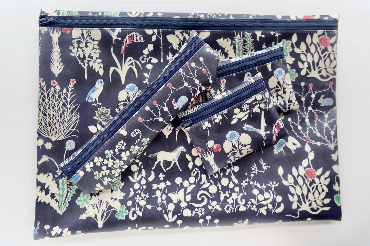 リバティ ジュニパー 紙幣ポーチ ポーチ ラミネート BL