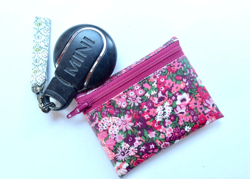 ラミネートポーチ（小）ベッツィ・ネオンオレンジピンク (ネオン