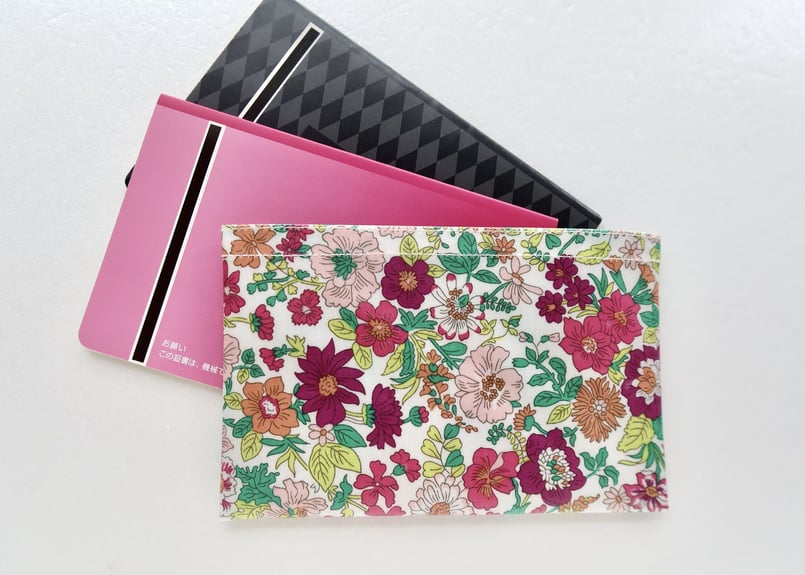 シンプル通帳ケース・エミリー・ピンク(リバティプリント