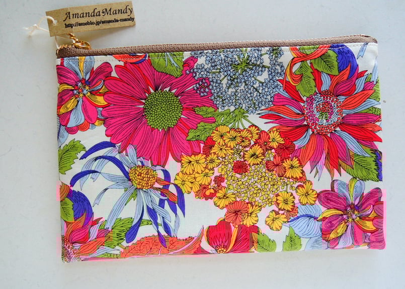 リバティ通帳ポーチ ・アンジェリカガーラ・ピンク | Amanda Mandy