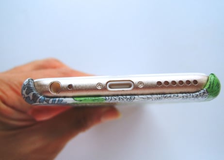 iPhone7 iPhone8ケース／スモールスザンヌ・グリーンイエロー