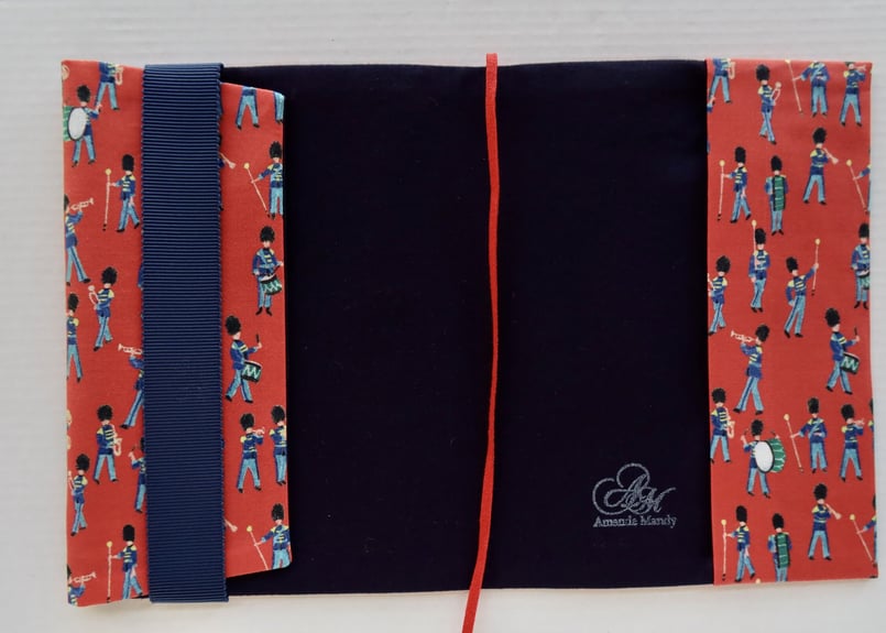 リバティ文庫サイズブックカバー・ミュージカルマーチ・レッド