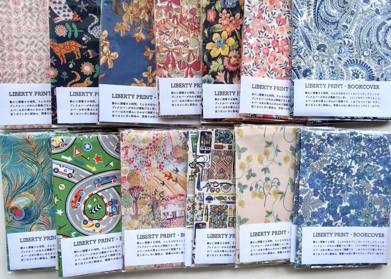 ★出品888感謝★ブックカバーハンドメイド リバティ ☆出品888感謝☆ブックカバーハンドメイド リバティ