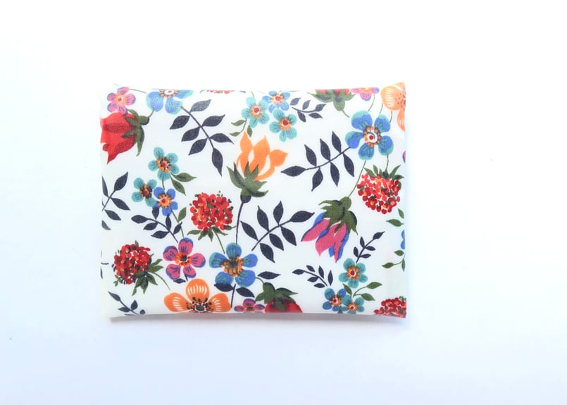 ラミネートポーチ（小）アデラジャベル・パープル (リバティプリント