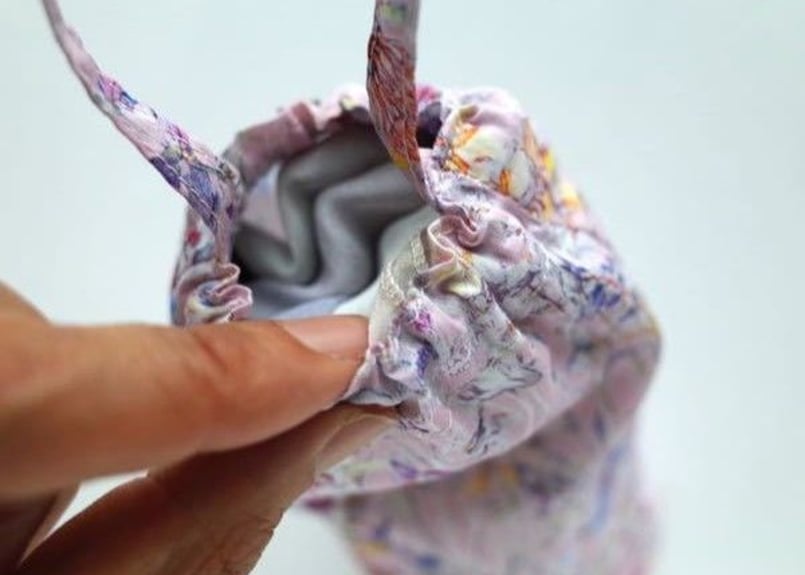 ペットボトルカバー　リバティシンクオブミー/ネイビー　ハンドメイド ペットボトルカバー リバティシンクオブミー/ネイビー