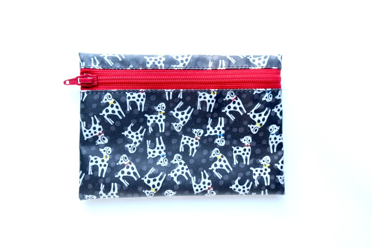 ラミネートポーチ（大）・ダルメシアンドッツ・ブラック（リバティ