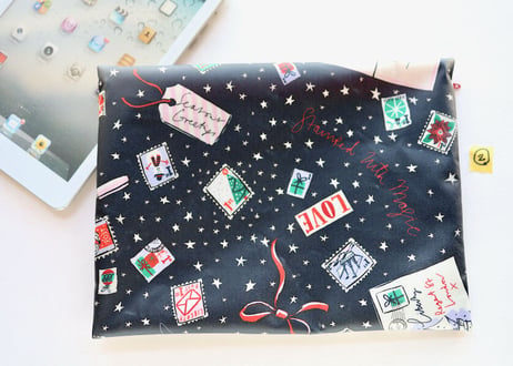 A5ポーチ・スタンプドウィズマジック・ネイビー（ リバティプリント・ラミネート）(お客様レビューあり）