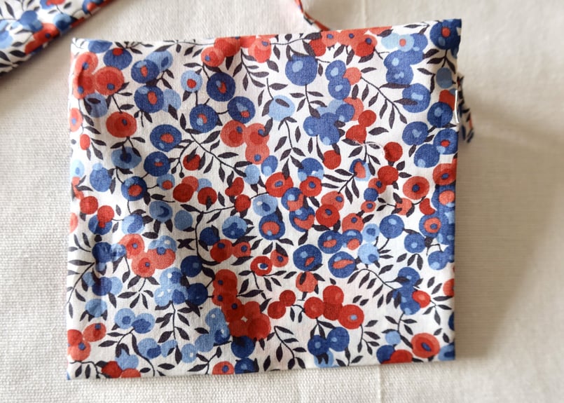 エアリーバッグM・ウィルトシャー・トリコロール（リバティプリント