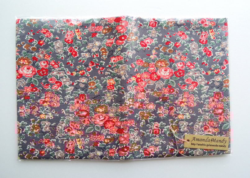 リバティ文庫サイズブックカバー・テイタム・グレーレッド | Amanda Mandy