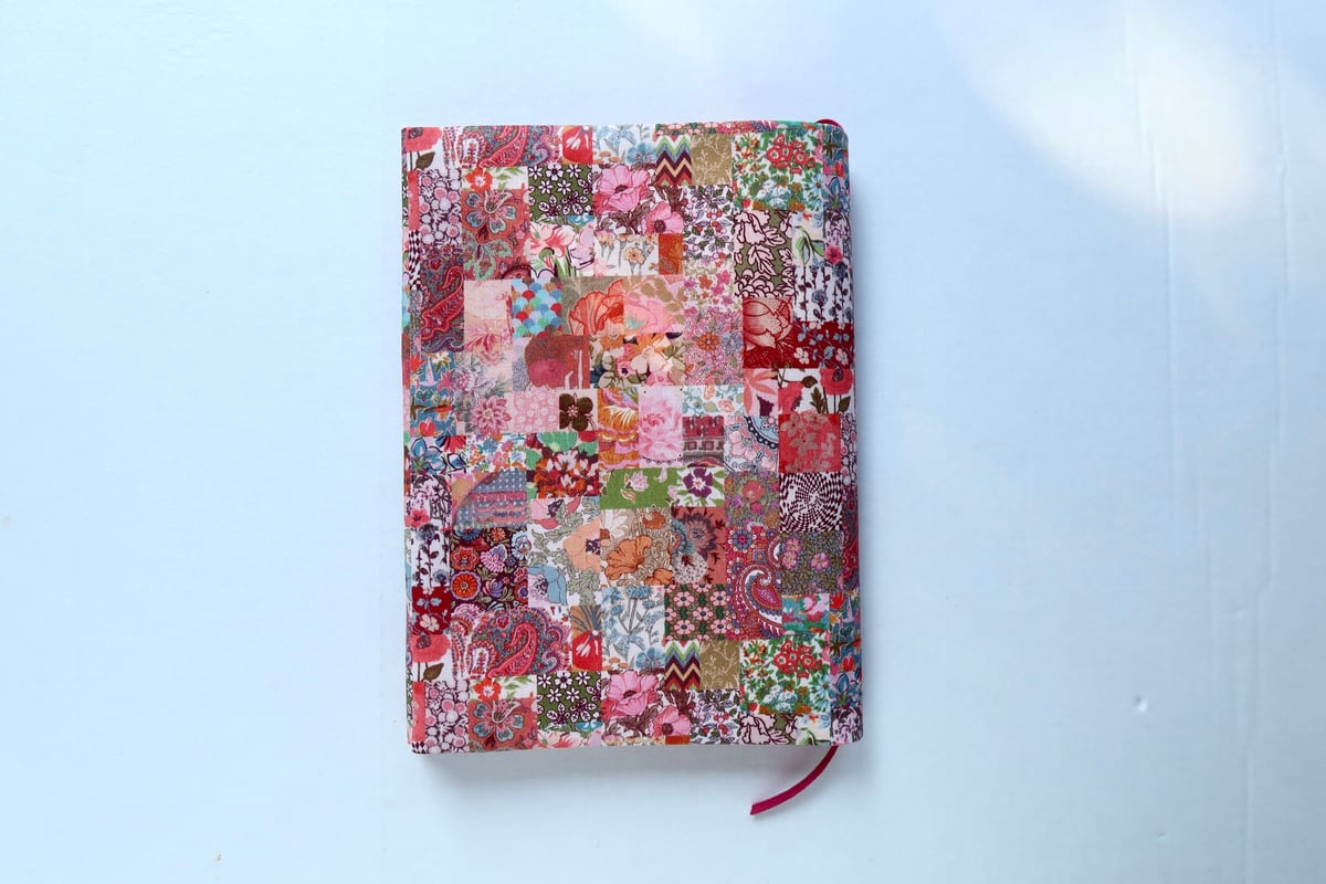 ★出品888感謝★ブックカバーハンドメイド リバティ ☆出品888感謝☆ブックカバーハンドメイド リバティ ☆出品888感謝