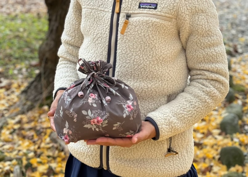 トラベル巾着・ダルメシアンドッツ・ブラック（リバティプリント