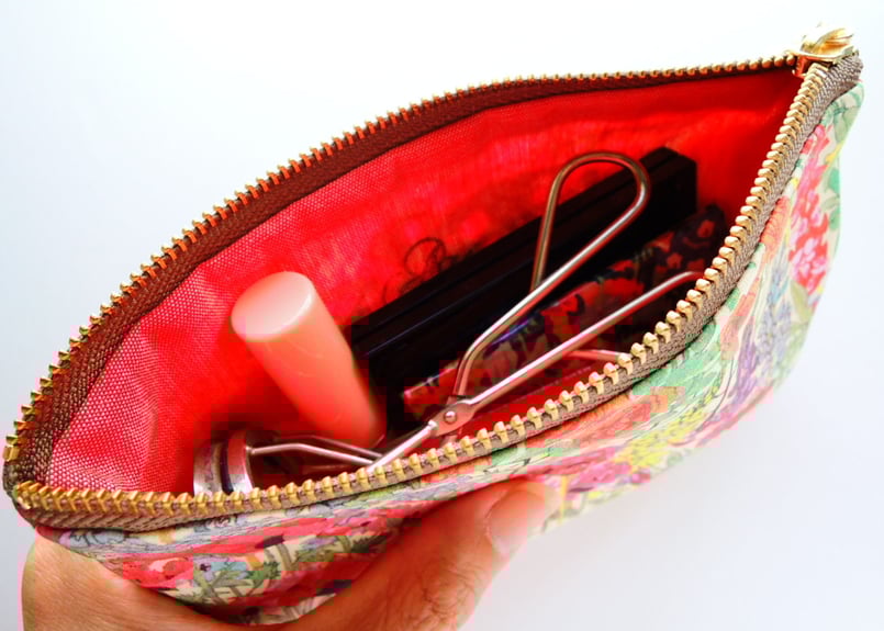 リバティ パスポートポーチ ・車柄（お客様レビューあり） | Amanda Mandy