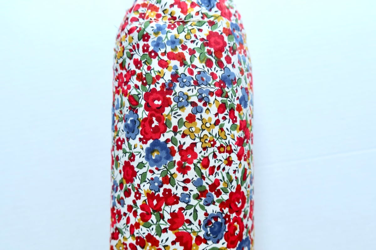 ペットボトルカバー・ジョアンナルイーズ、レッド（リバティプリント