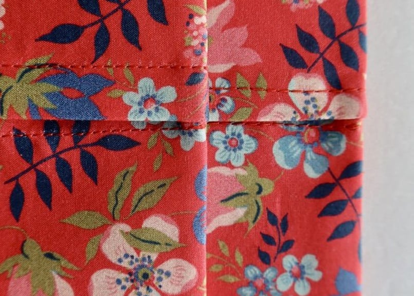 リバティ　ウィルトシャー　ティッシュケース☆ リバティティッシュケース ・ウィルトシャースパークル・レッド