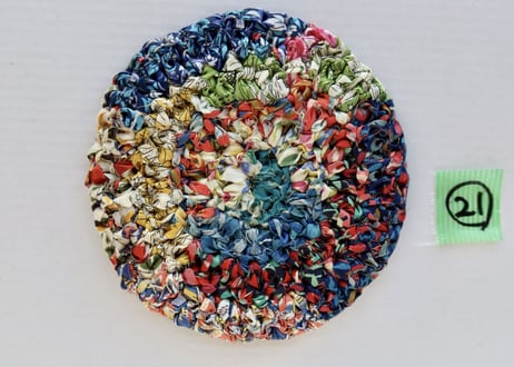 リバティ裂き編みコースター(21)　サイズ10.5cm