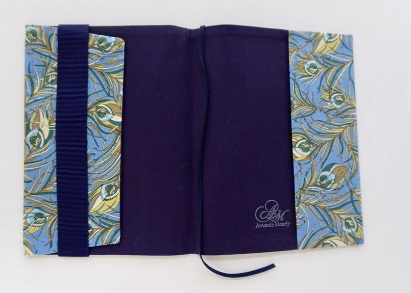 リバティ文庫サイズブックカバー・フェザーブリーズ・ブルー | Amanda