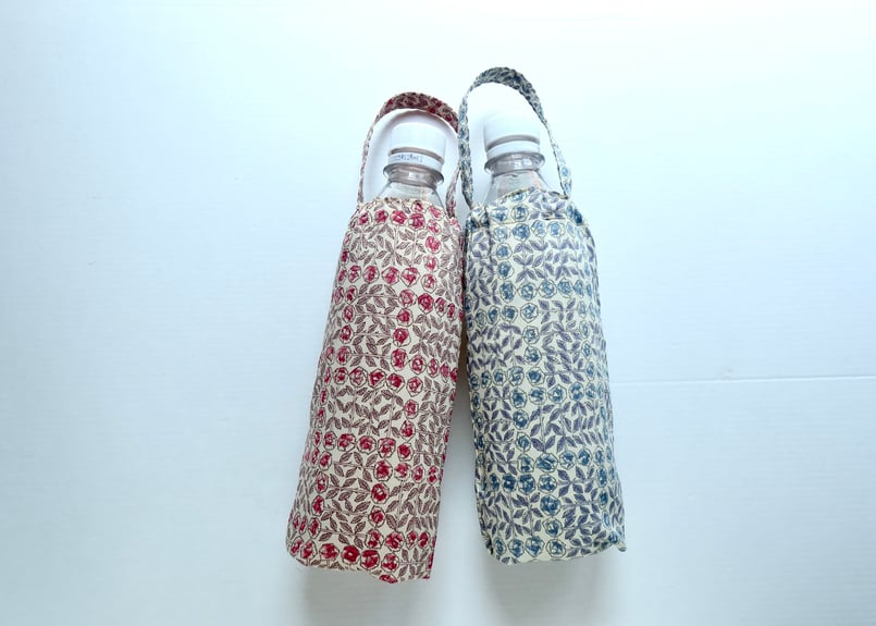 ペットボトルカバー・スリーピングローズ・ブルー（リバティプリント