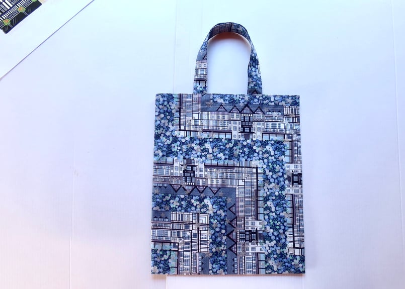 ロンドンリバティ限定柄】エアリーバッグ（ミニ）・チューダーベリー