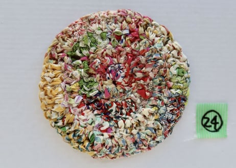リバティ裂き編みコースター(24)　サイズ10.5cm