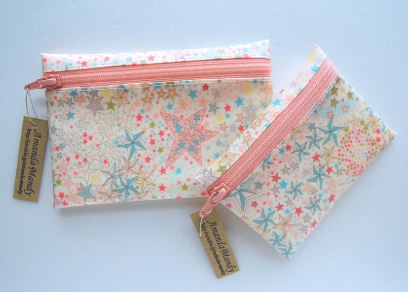 リバティ アデラジャ ポーチ ラミネート