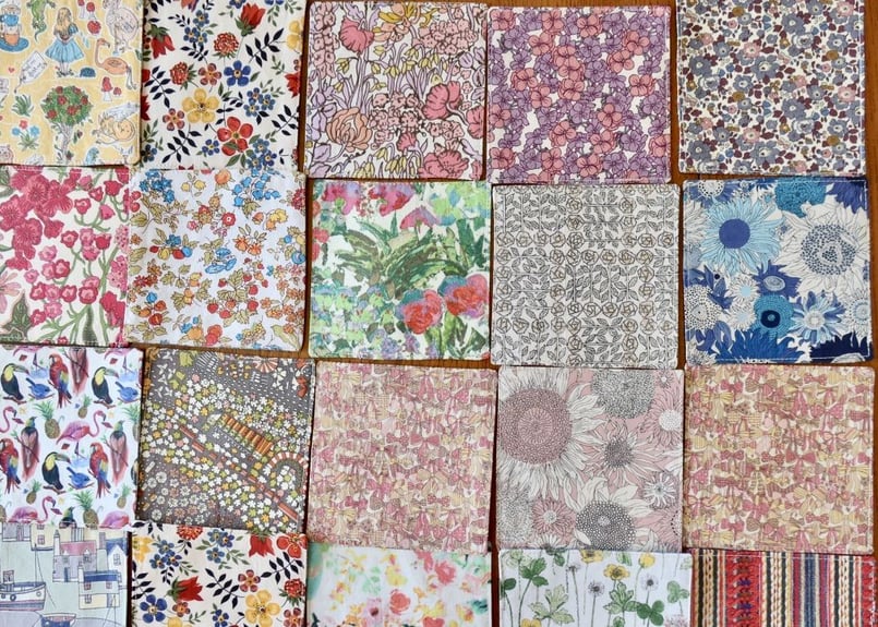 リバーシブルコースター❁パッチワーク　リバティプリント使用　４枚セット コースター4枚セット❁ベッツィ パッチワーク リバティプリント使用
