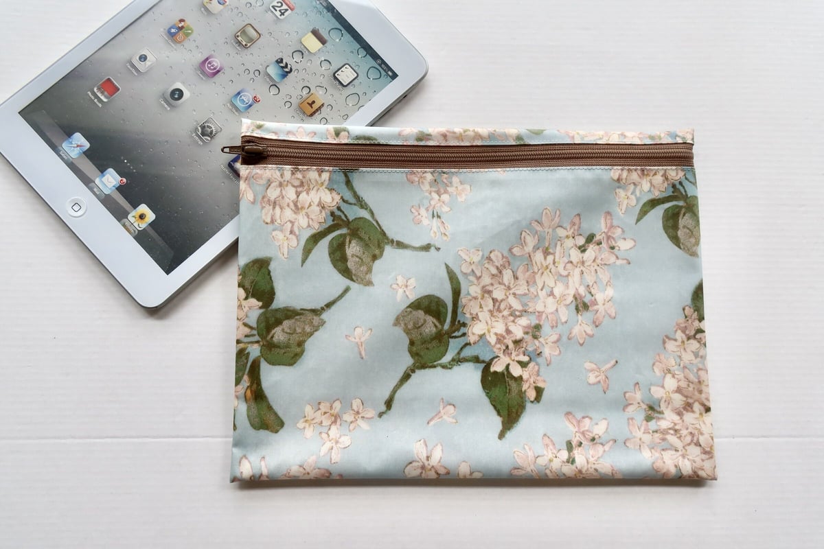 A5ポーチ・アーカイブライラック・水色（ リバティプリント