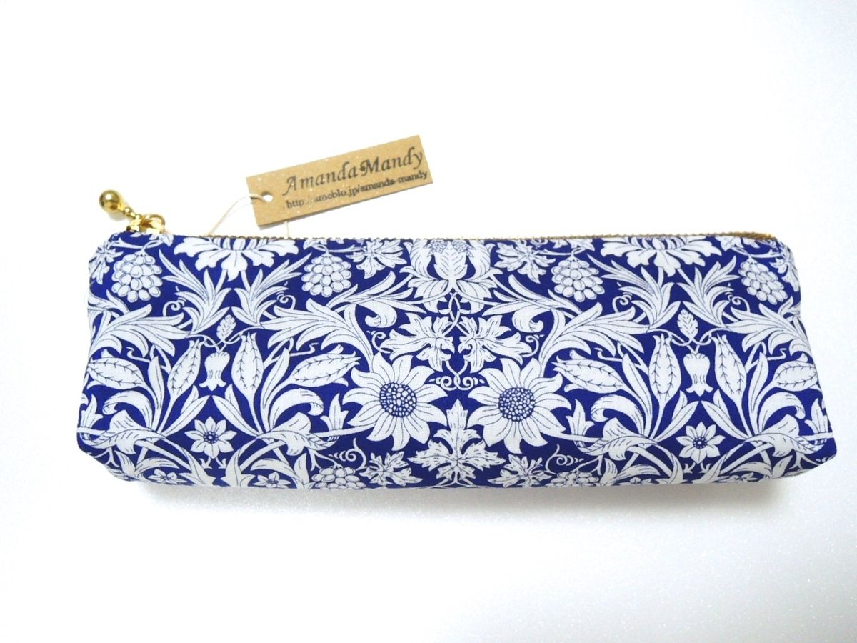 リバティ ラミネート コンパクトペンケース〈ジョアンナ〉ネイビー リバティ ラミネート コンパクトペンケース〈ジョアンナ