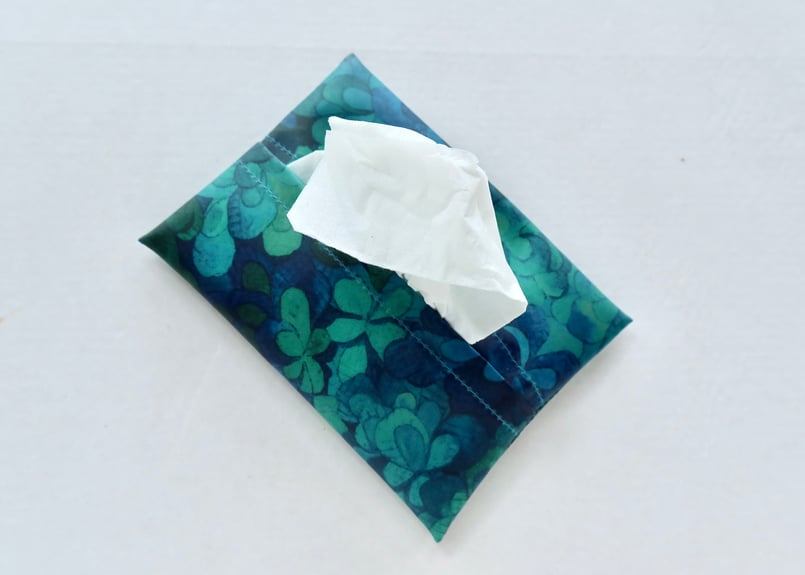 ティッシュケース ・チューダーベリー・ブルー（リバティプリント