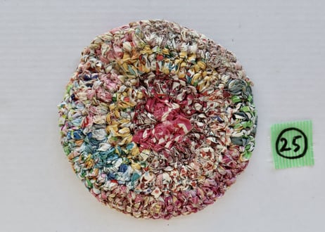 リバティ裂き編みコースター(25)　サイズ10.5cm