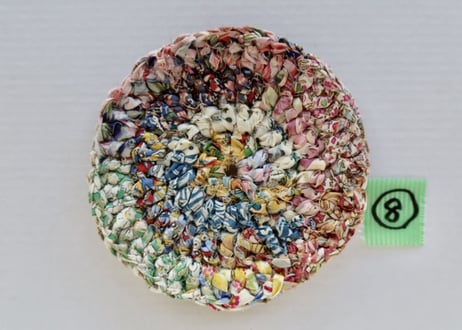 リバティ裂き編みコースター(8)　サイズ10cm