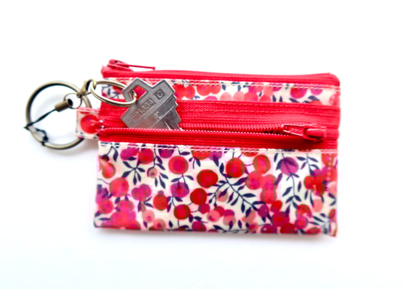 リバティ ラミネート 携帯ティッシュケース・ストロベリーシーフ フォレスト リバティ ラミネート 携帯ティッシュケース・ストロベリーシーフ