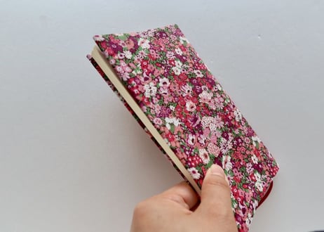 リバティ新書サイズブックカバー・ソープヒル・ピンク